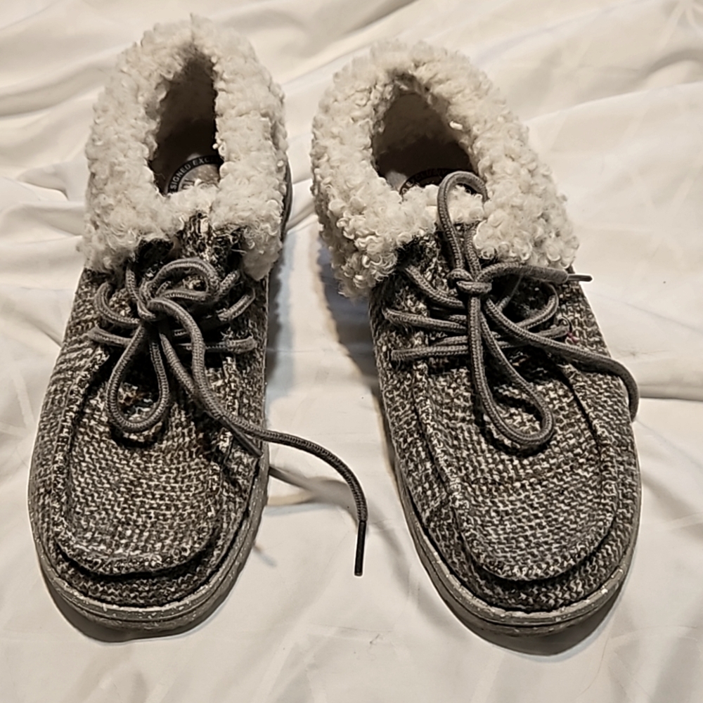 Size 6 grey plaid hey dude slippers